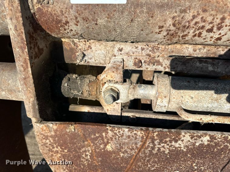 image for item DP8504 Caterpillar  wheel loader quick connect