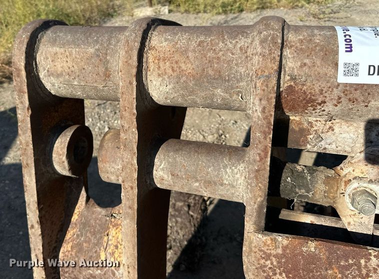 image for item DP8504 Caterpillar  wheel loader quick connect