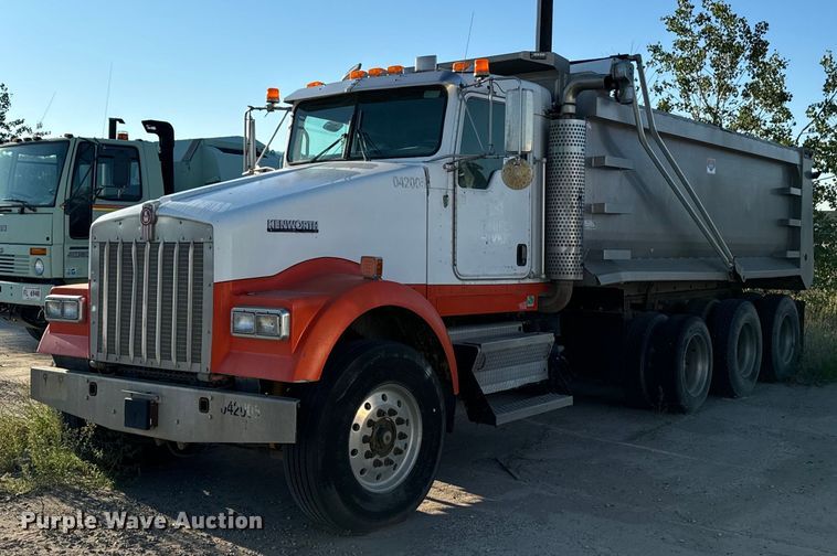 image for item DP8510 2007 Kenworth W900 dump truck
