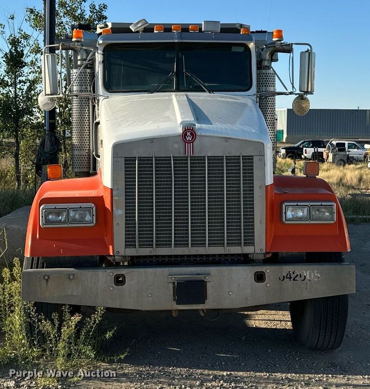 image for item DP8510 2007 Kenworth W900 dump truck