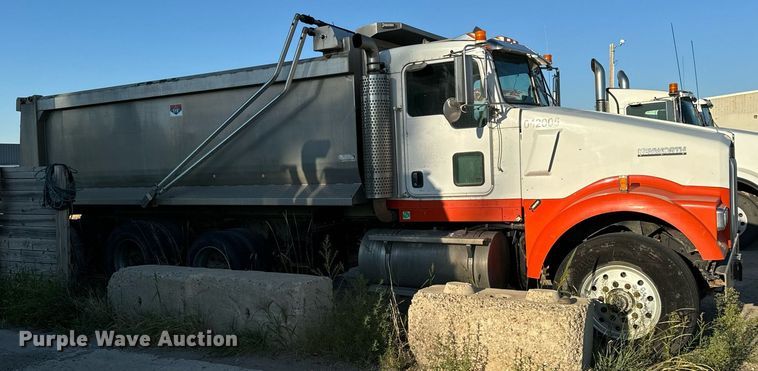 image for item DP8510 2007 Kenworth W900 dump truck