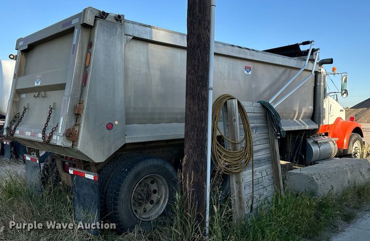 image for item DP8510 2007 Kenworth W900 dump truck