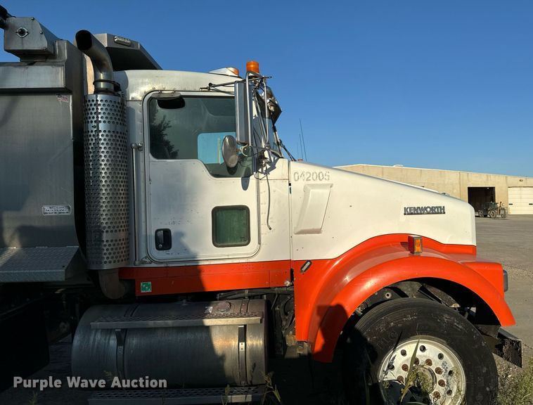 image for item DP8510 2007 Kenworth W900 dump truck