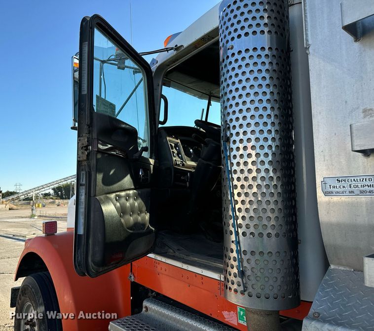 image for item DP8510 2007 Kenworth W900 dump truck