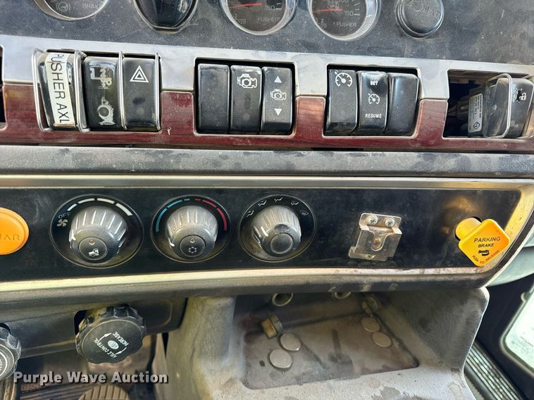 image for item DP8510 2007 Kenworth W900 dump truck