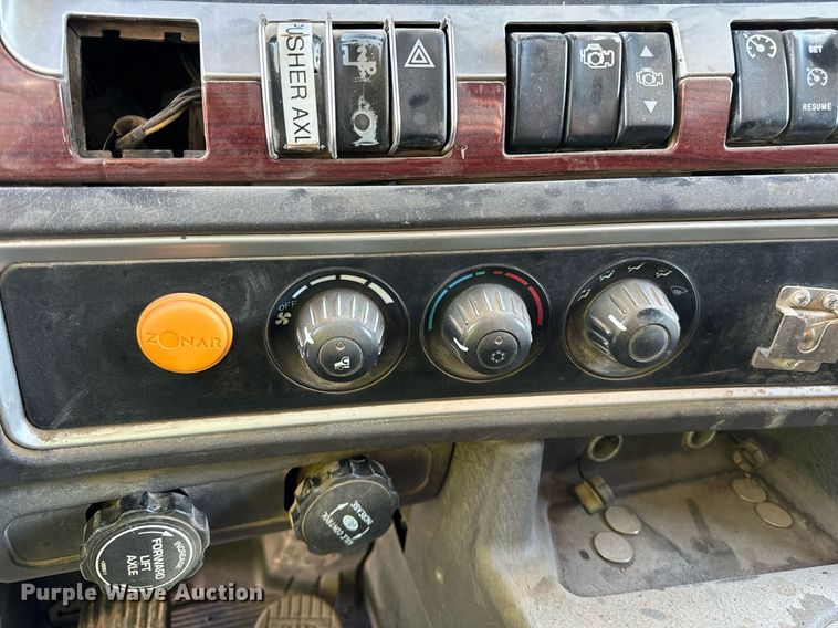 image for item DP8510 2007 Kenworth W900 dump truck