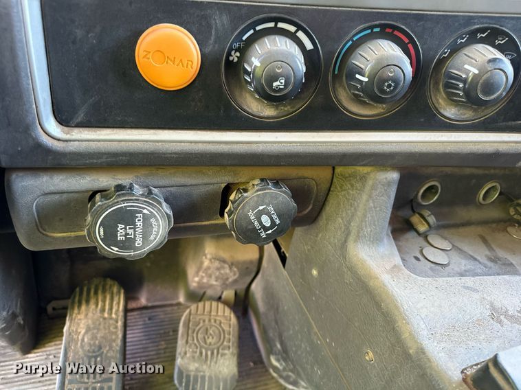 image for item DP8510 2007 Kenworth W900 dump truck