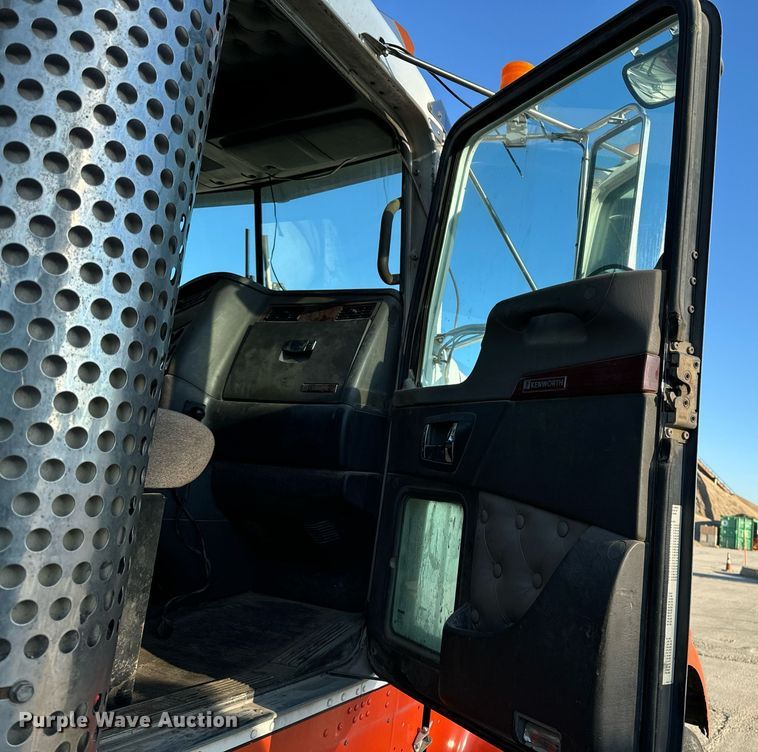 image for item DP8510 2007 Kenworth W900 dump truck