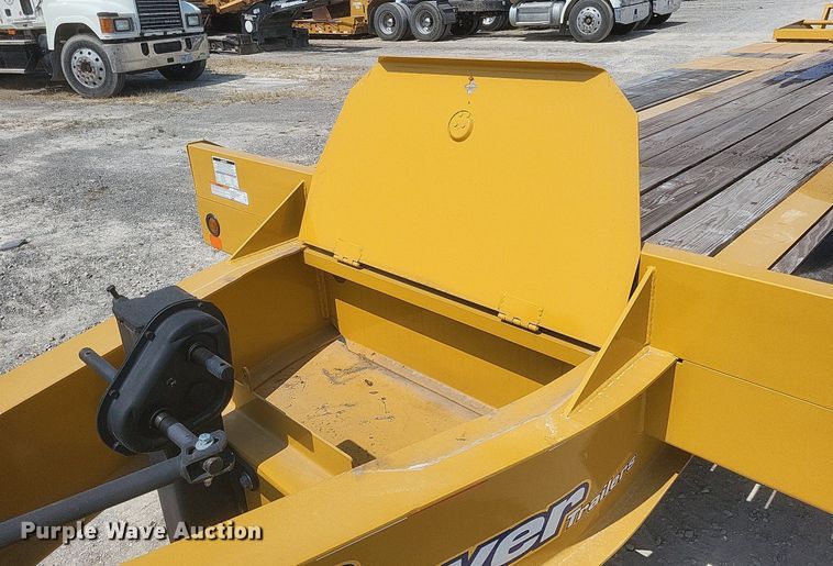 image for item DQ3631 2023 Eager Beaver 20XPT equipment trailer