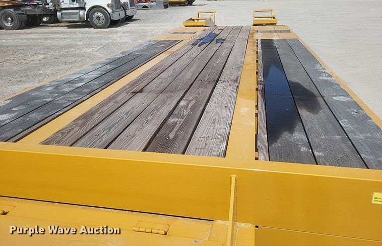 image for item DQ3631 2023 Eager Beaver 20XPT equipment trailer