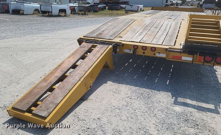 image for item DQ3631 2023 Eager Beaver 20XPT equipment trailer