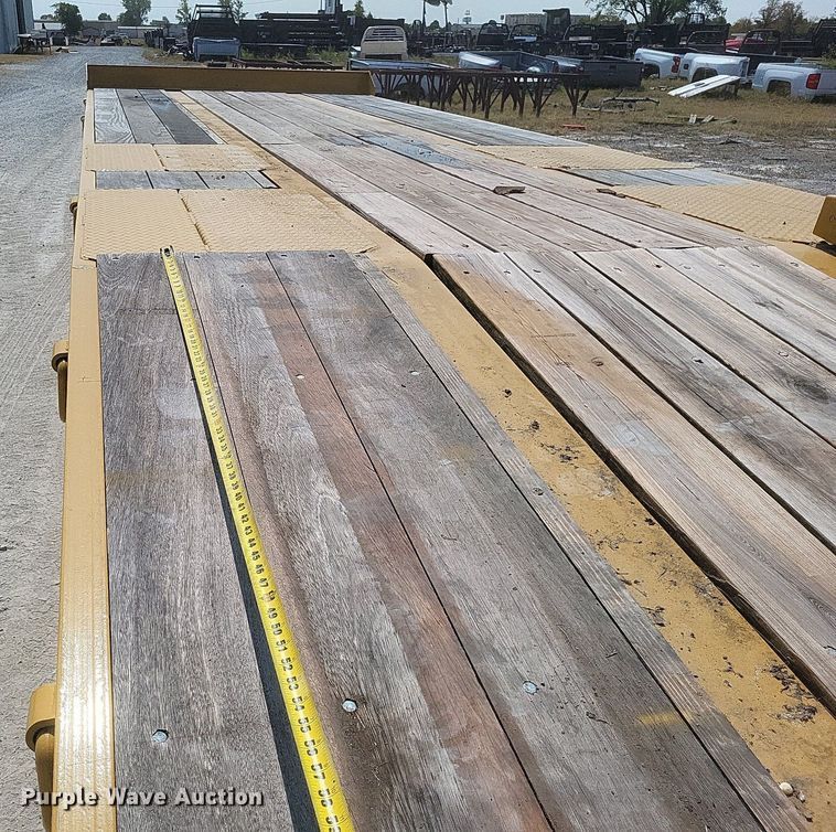 image for item DQ3631 2023 Eager Beaver 20XPT equipment trailer