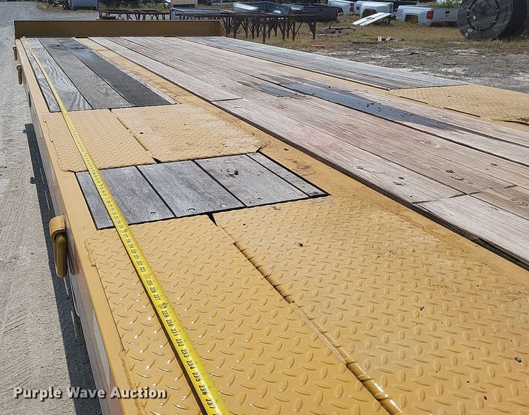 image for item DQ3631 2023 Eager Beaver 20XPT equipment trailer