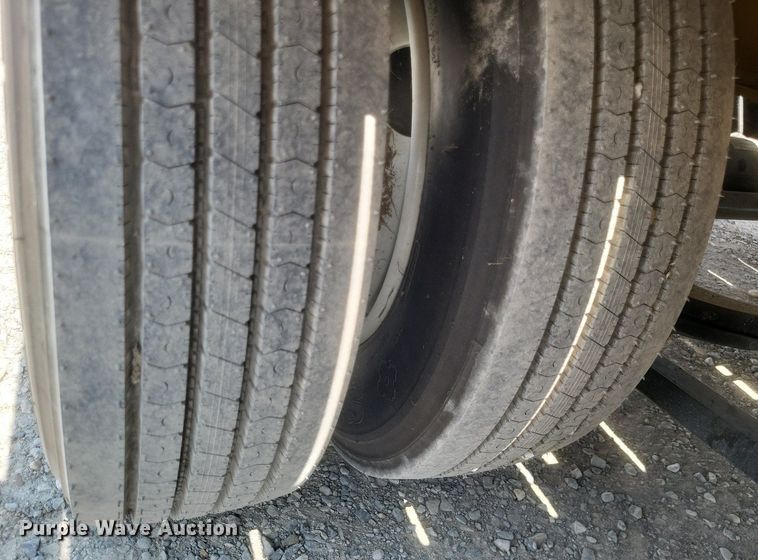 image for item DQ3631 2023 Eager Beaver 20XPT equipment trailer