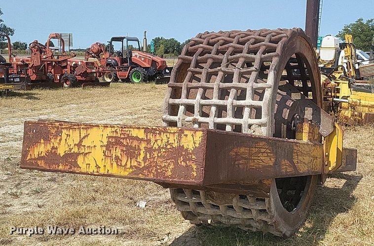 image for item DQ3634 Hyster grid roller