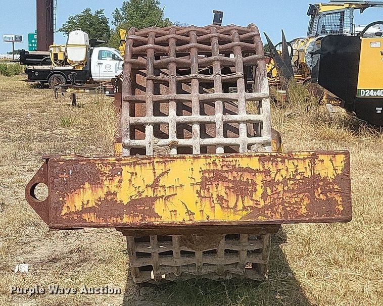 image for item DQ3634 Hyster grid roller