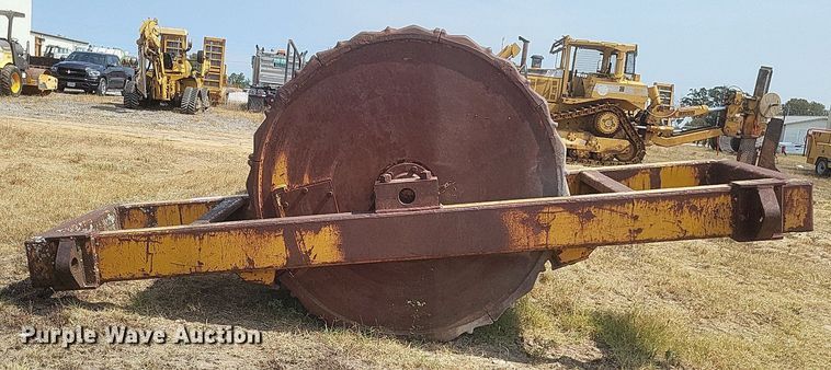 image for item DQ3634 Hyster grid roller