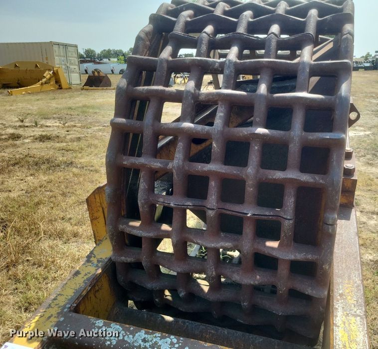 image for item DQ3634 Hyster grid roller