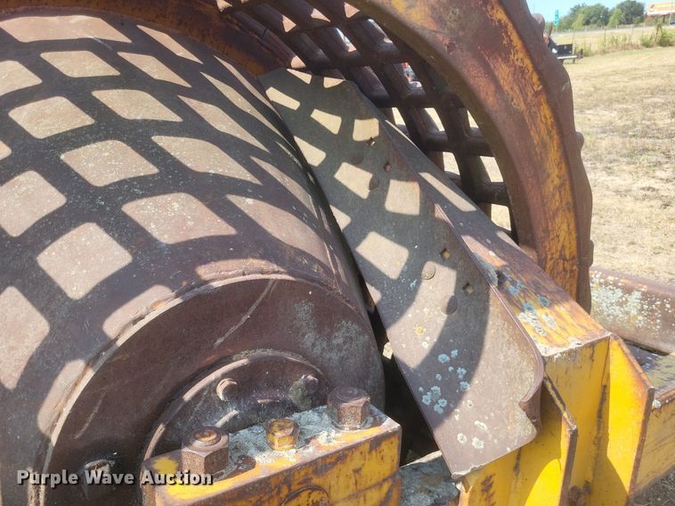 image for item DQ3634 Hyster grid roller