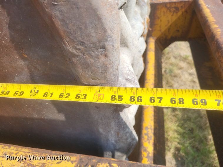 image for item DQ3634 Hyster grid roller