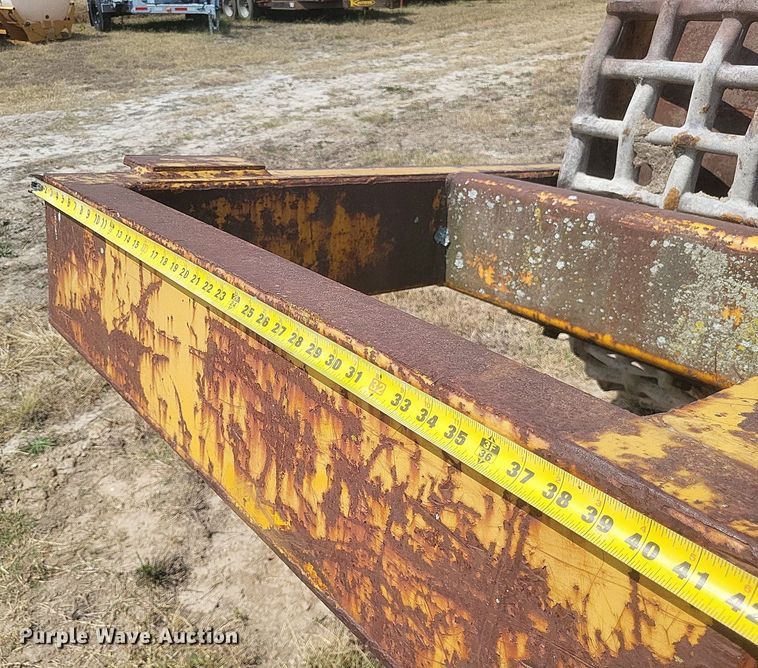 image for item DQ3634 Hyster grid roller