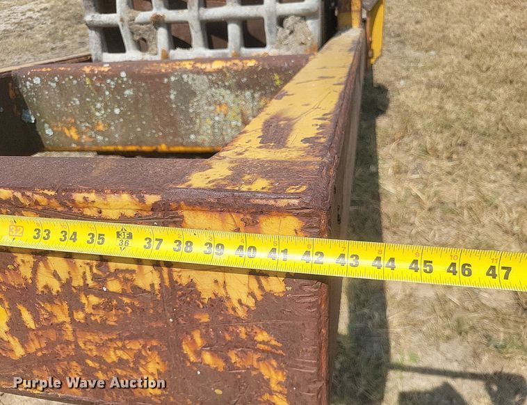 image for item DQ3634 Hyster grid roller