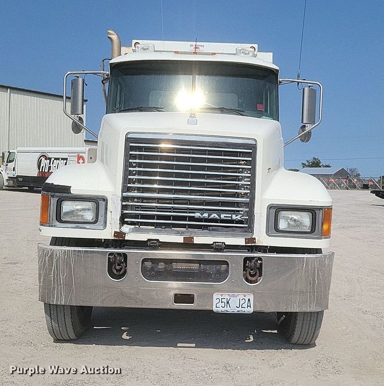 image for item DQ3641 2010 Mack CHU613 dump truck