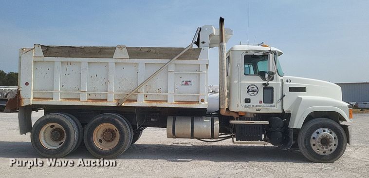 image for item DQ3641 2010 Mack CHU613 dump truck