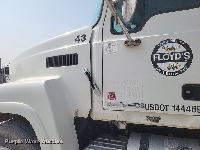 image for item DQ3641 2010 Mack CHU613 dump truck