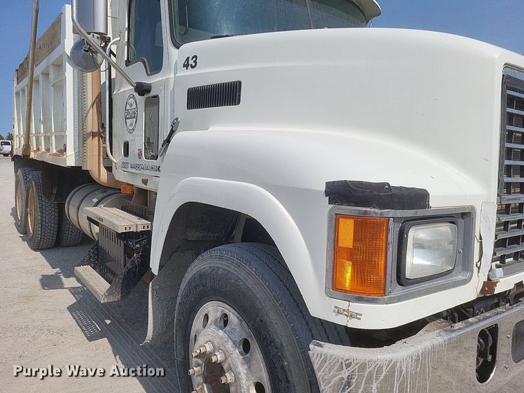 image for item DQ3641 2010 Mack CHU613 dump truck