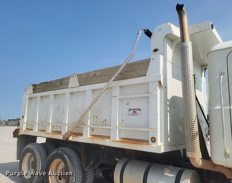 image for item DQ3641 2010 Mack CHU613 dump truck