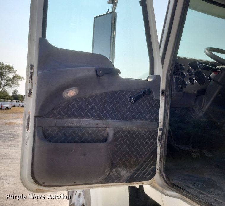 image for item DQ3641 2010 Mack CHU613 dump truck