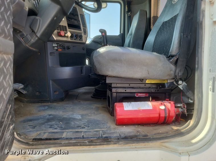 image for item DQ3641 2010 Mack CHU613 dump truck