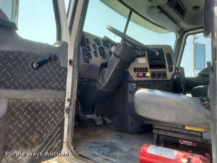 image for item DQ3641 2010 Mack CHU613 dump truck