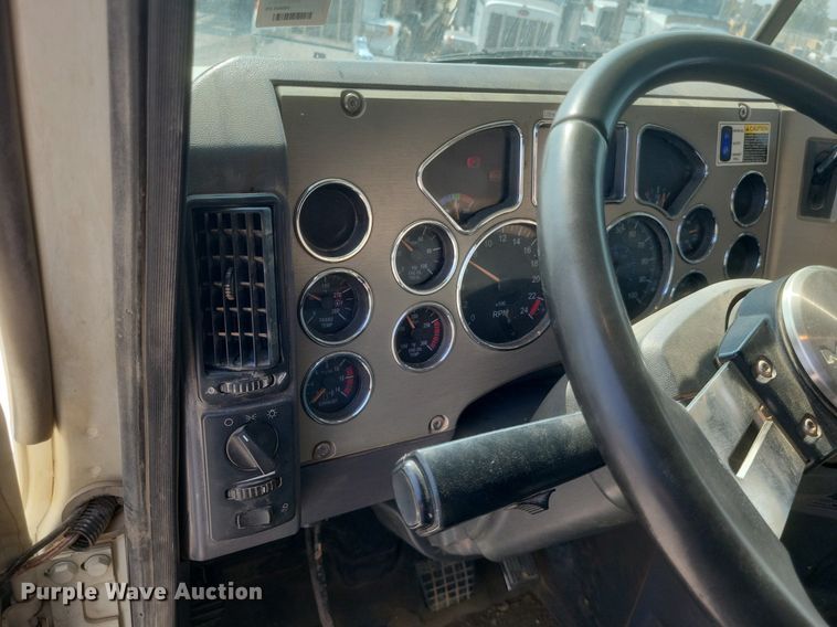 image for item DQ3641 2010 Mack CHU613 dump truck