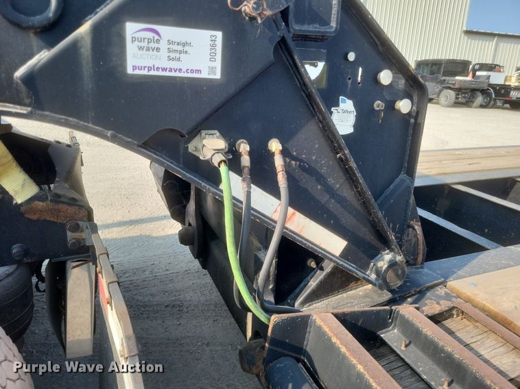 image for item DQ3643 1999 Talbert TDW-35S-HRG-1-T1 lowboy equipment trailer