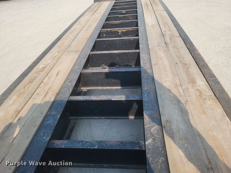 image for item DQ3643 1999 Talbert TDW-35S-HRG-1-T1 lowboy equipment trailer