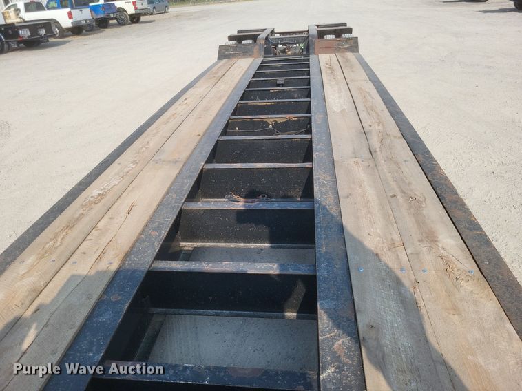 image for item DQ3643 1999 Talbert TDW-35S-HRG-1-T1 lowboy equipment trailer
