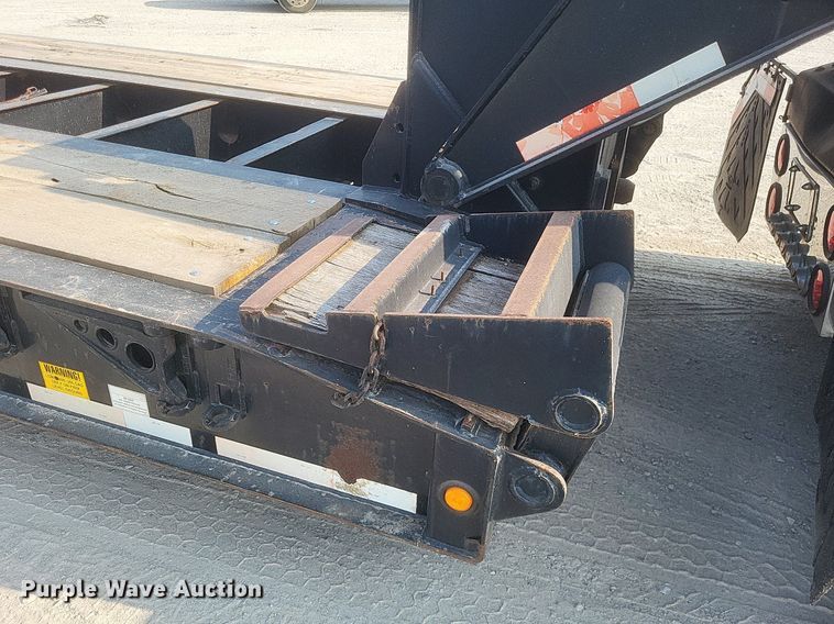 image for item DQ3643 1999 Talbert TDW-35S-HRG-1-T1 lowboy equipment trailer
