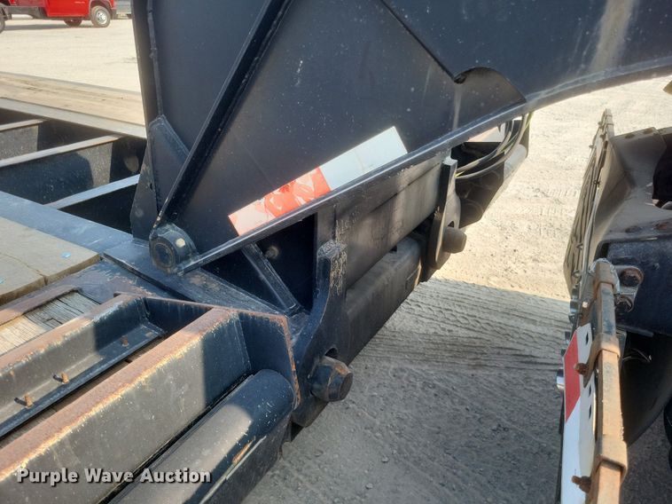 image for item DQ3643 1999 Talbert TDW-35S-HRG-1-T1 lowboy equipment trailer