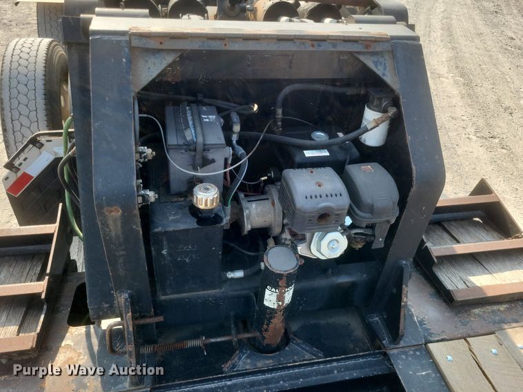 image for item DQ3643 1999 Talbert TDW-35S-HRG-1-T1 lowboy equipment trailer