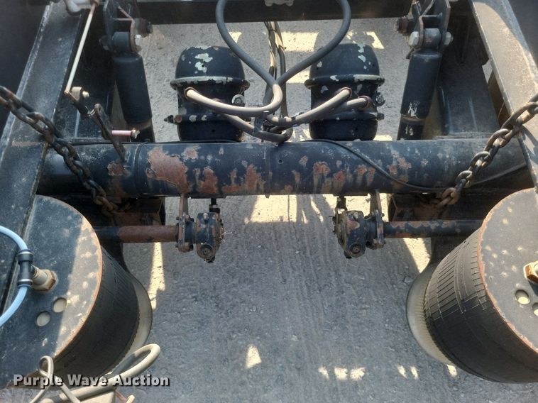 image for item DQ3643 1999 Talbert TDW-35S-HRG-1-T1 lowboy equipment trailer