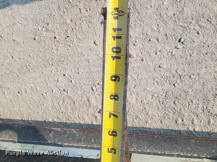 image for item DQ3643 1999 Talbert TDW-35S-HRG-1-T1 lowboy equipment trailer