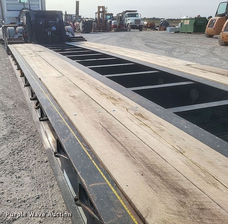 image for item DQ3643 1999 Talbert TDW-35S-HRG-1-T1 lowboy equipment trailer