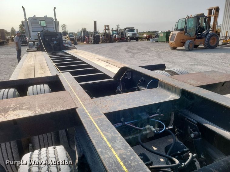 image for item DQ3643 1999 Talbert TDW-35S-HRG-1-T1 lowboy equipment trailer