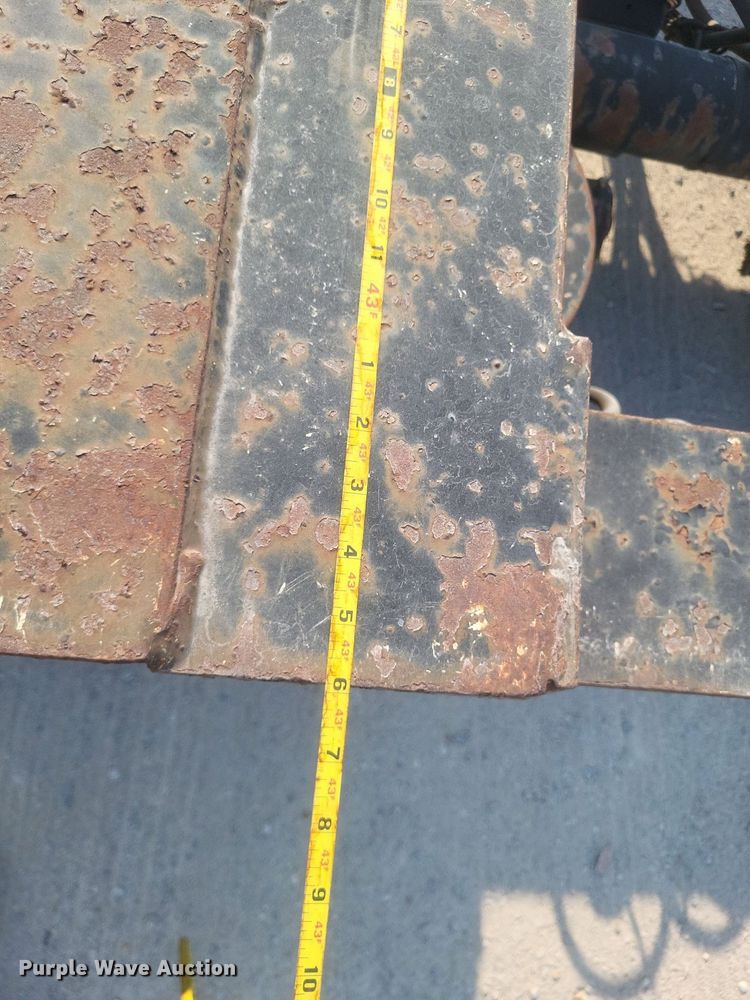 image for item DQ3643 1999 Talbert TDW-35S-HRG-1-T1 lowboy equipment trailer