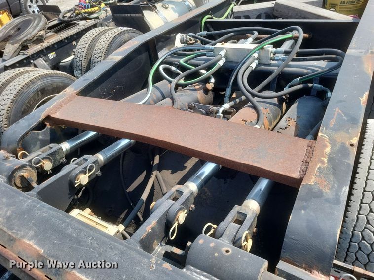 image for item DQ3643 1999 Talbert TDW-35S-HRG-1-T1 lowboy equipment trailer