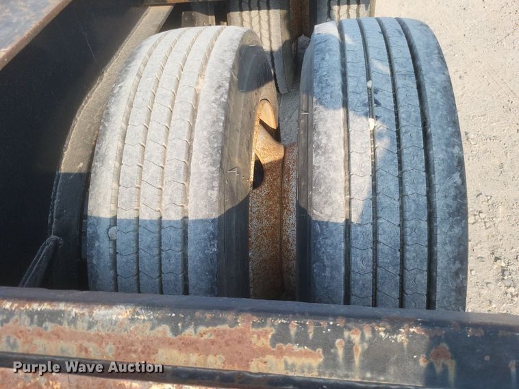 image for item DQ3643 1999 Talbert TDW-35S-HRG-1-T1 lowboy equipment trailer