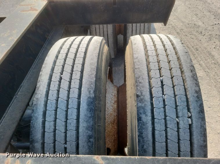 image for item DQ3643 1999 Talbert TDW-35S-HRG-1-T1 lowboy equipment trailer