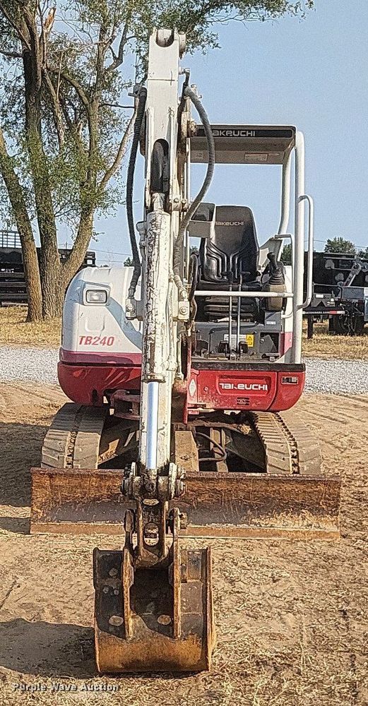 image for item DQ3644 2018 Takeuchi  TB240 mini excavator